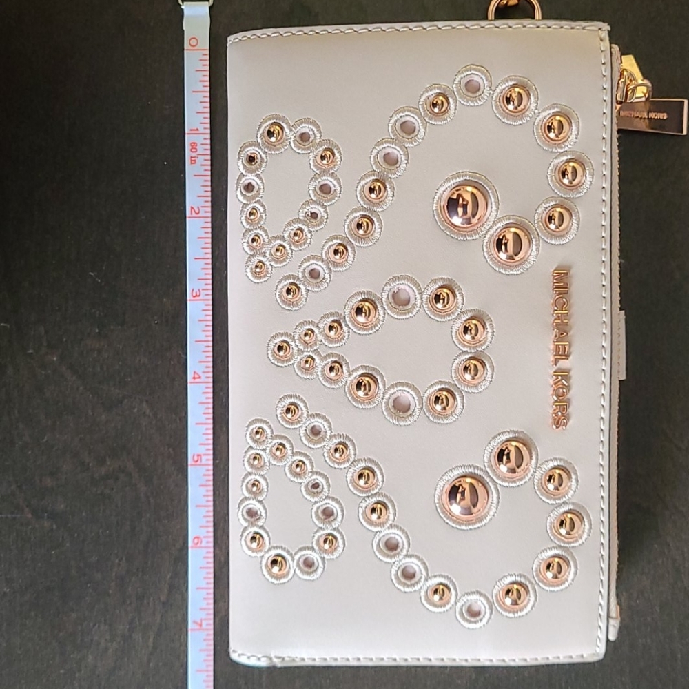 *****SOLD******Gorgeous Michael Kors wristlet wallet - Picture 16 of 17